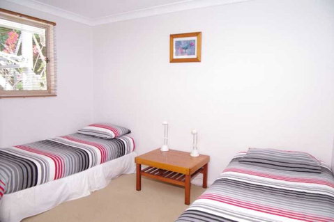 Coastwatch, 26 Comara Terrace - Lightning Ridge Tourism 7