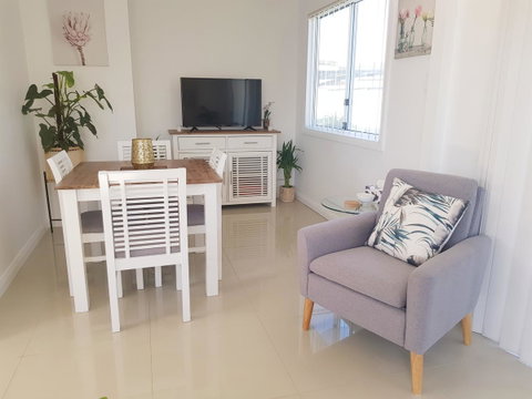 BookerBay Retreat! - Lightning Ridge Tourism 6