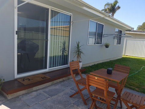 BookerBay Retreat! - Lightning Ridge Tourism 8
