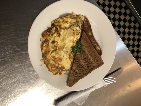 Hotel 59 Sydney - Lightning Ridge Tourism 10