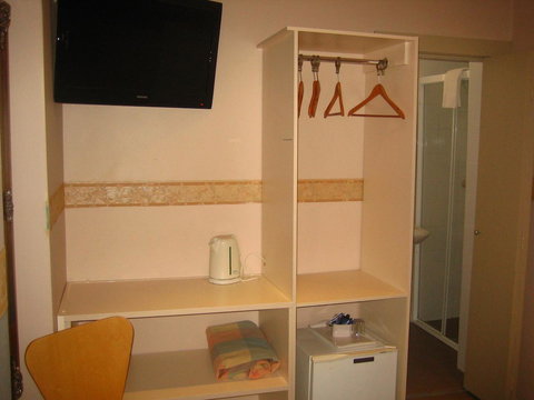 Hotel 59 Sydney - Lightning Ridge Tourism 25