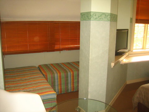 Hotel 59 Sydney - Lightning Ridge Tourism 39