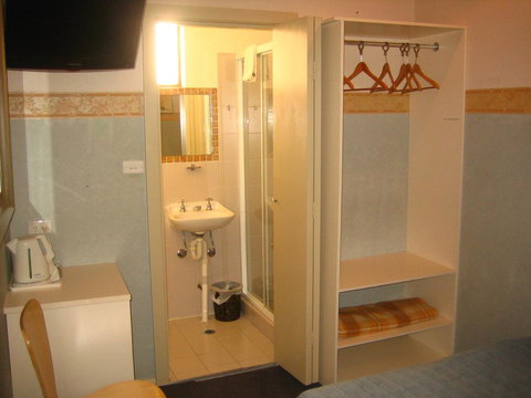 Hotel 59 Sydney - Lightning Ridge Tourism 24