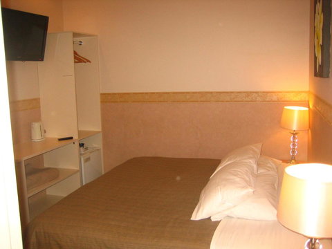 Hotel 59 Sydney - Lightning Ridge Tourism 34