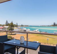 Shoreline 7 with 180 degree water views - Lightning Ridge Tourism