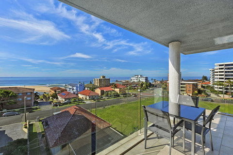 Sandy Cove Apartments - Lightning Ridge Tourism 1