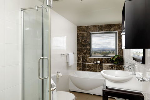 Rydges Mount Panorama Bathurst - Lightning Ridge Tourism 7