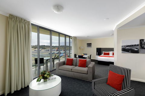 Rydges Mount Panorama Bathurst - Lightning Ridge Tourism 21