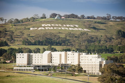 Rydges Mount Panorama Bathurst - Lightning Ridge Tourism 43