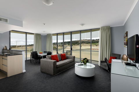Rydges Mount Panorama Bathurst - Lightning Ridge Tourism 12