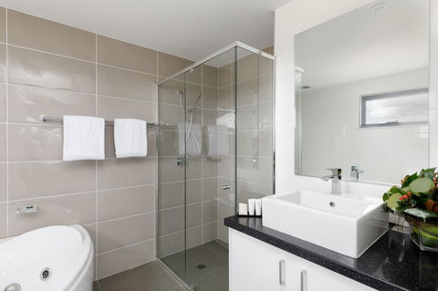 Rydges Mount Panorama Bathurst - Lightning Ridge Tourism 6