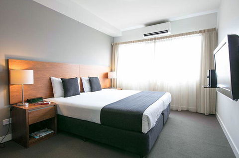 Quest Dubbo - Lightning Ridge Tourism 4