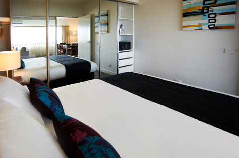 Quest Dubbo - Lightning Ridge Tourism 10