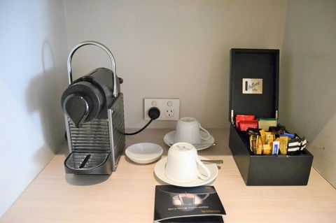 Radisson Blu Plaza Hotel Sydney - Lightning Ridge Tourism 23