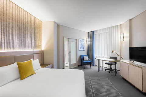 Radisson Blu Plaza Hotel Sydney - Lightning Ridge Tourism 32