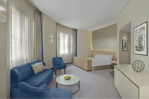Radisson Blu Plaza Hotel Sydney - Lightning Ridge Tourism 6