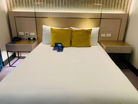 Radisson Blu Plaza Hotel Sydney - Lightning Ridge Tourism 36