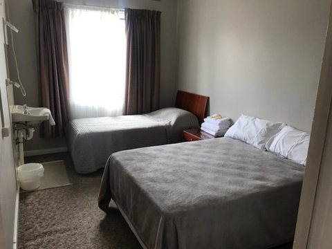 Lakes And Ocean Hotel Forster - Lightning Ridge Tourism 22
