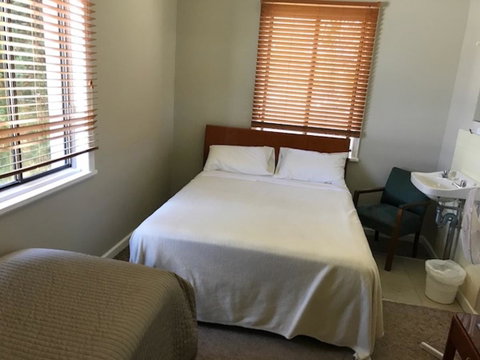 Lakes And Ocean Hotel Forster - Lightning Ridge Tourism 21