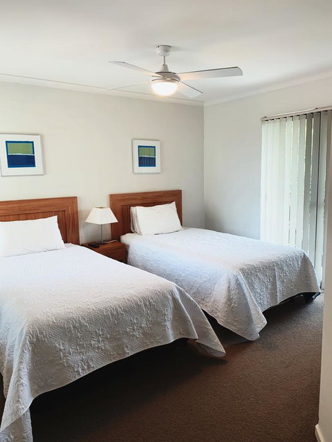 Seachange 3 - Lightning Ridge Tourism 6