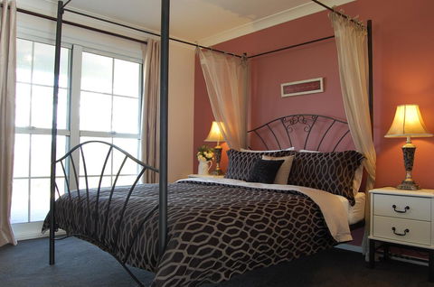 Cadair Cottages - Lightning Ridge Tourism 11