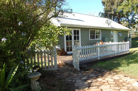 Cadair Cottages - Lightning Ridge Tourism 9