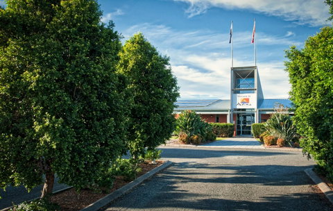 Adina Vineyard - Lightning Ridge Tourism 2