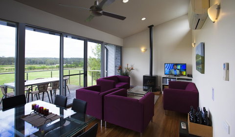 Adina Vineyard - Lightning Ridge Tourism 16