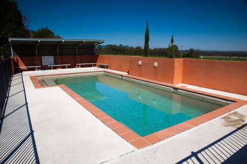 Adina Vineyard - Lightning Ridge Tourism 8