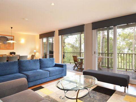 Villa De Saran Located Within Cypress Lakes - Lightning Ridge Tourism 0