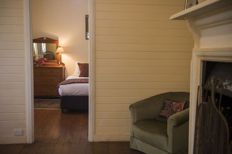 Hillview Heritage Hotel - Lightning Ridge Tourism 2