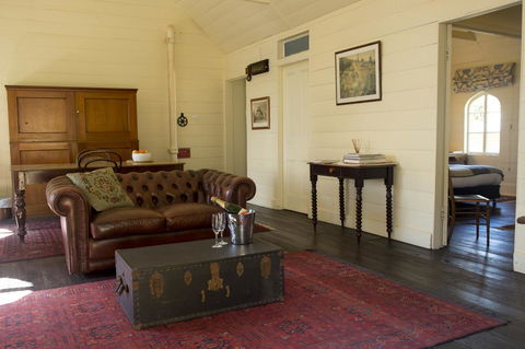 Hillview Heritage Hotel - Lightning Ridge Tourism 28