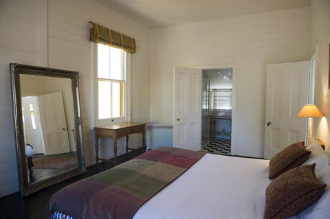 Hillview Heritage Hotel - Lightning Ridge Tourism 21