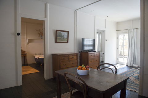 Hillview Heritage Hotel - Lightning Ridge Tourism 14