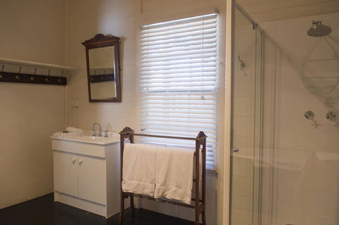Hillview Heritage Hotel - Lightning Ridge Tourism 16