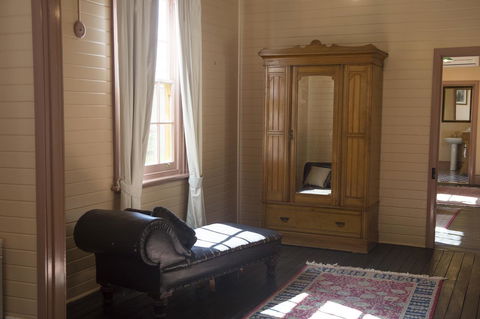 Hillview Heritage Hotel - Lightning Ridge Tourism 35