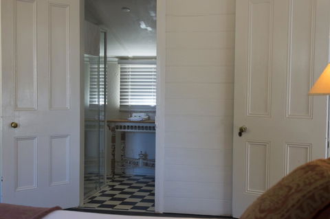 Hillview Heritage Hotel - Lightning Ridge Tourism 22