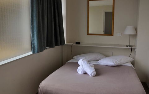 Accommodation Sydney - Hyde Park Plaza 38 College St Sydney - Lightning Ridge Tourism 13