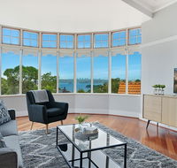 Huge Harbour View Apartment In Historic Home - Lightning Ridge Tourism