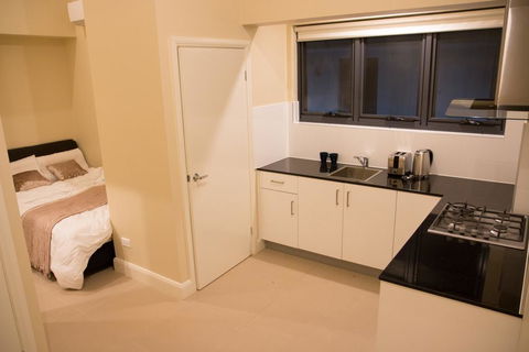 T&M HOUSE - Lightning Ridge Tourism 20