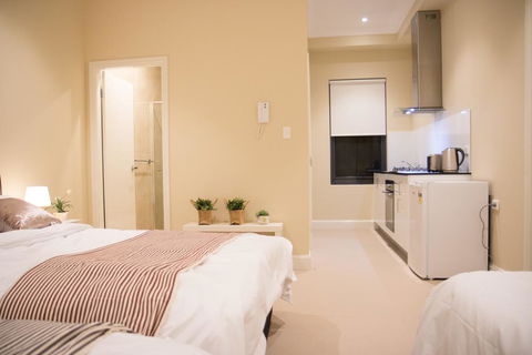 T&M HOUSE - Lightning Ridge Tourism 43