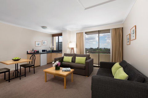 Rydges North Sydney - Lightning Ridge Tourism 10