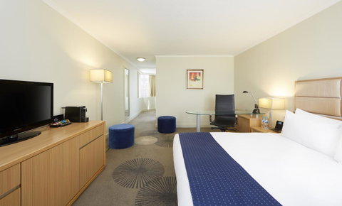 Holiday Inn Parramatta, An IHG Hotel - Lightning Ridge Tourism 6