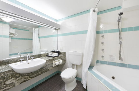 Holiday Inn Parramatta, An IHG Hotel - Lightning Ridge Tourism 8