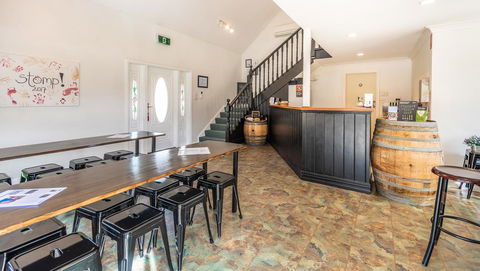 Madigan Wine Country Cottages - Lightning Ridge Tourism 24