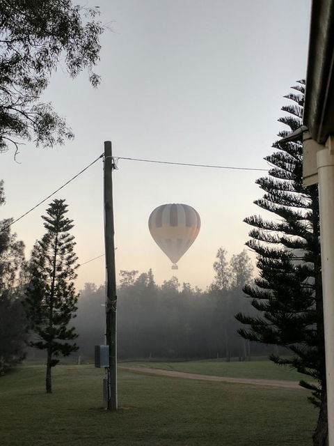 Madigan Wine Country Cottages - Lightning Ridge Tourism 10