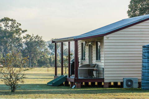 Madigan Wine Country Cottages - Lightning Ridge Tourism 35