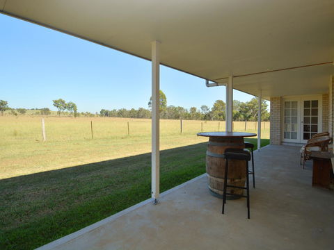 Madigan Wine Country Cottages - Lightning Ridge Tourism 40