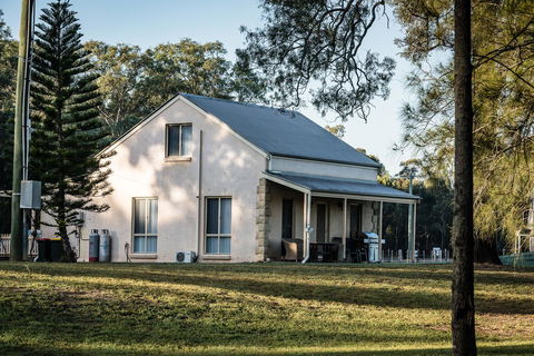 Madigan Wine Country Cottages - Lightning Ridge Tourism 38