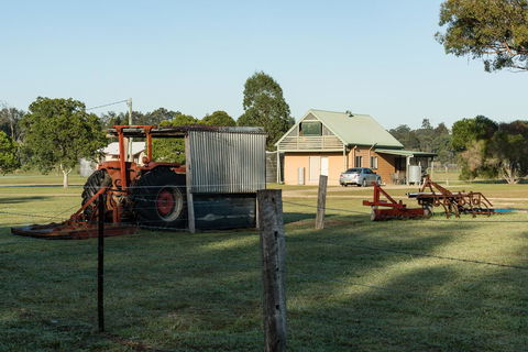 Madigan Wine Country Cottages - Lightning Ridge Tourism 28